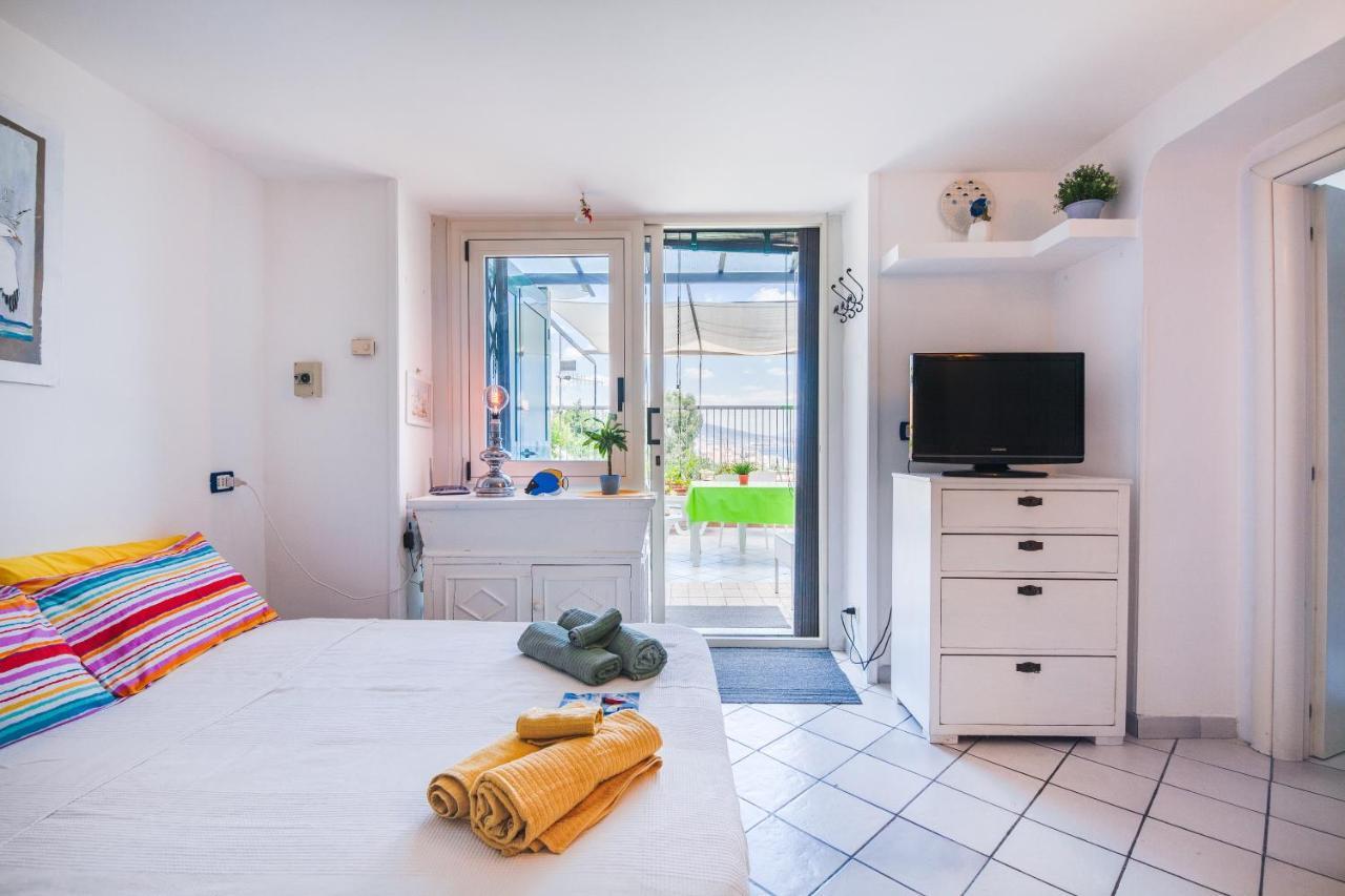 Casa Rosa - Sea View & Terrace Apartment Naples